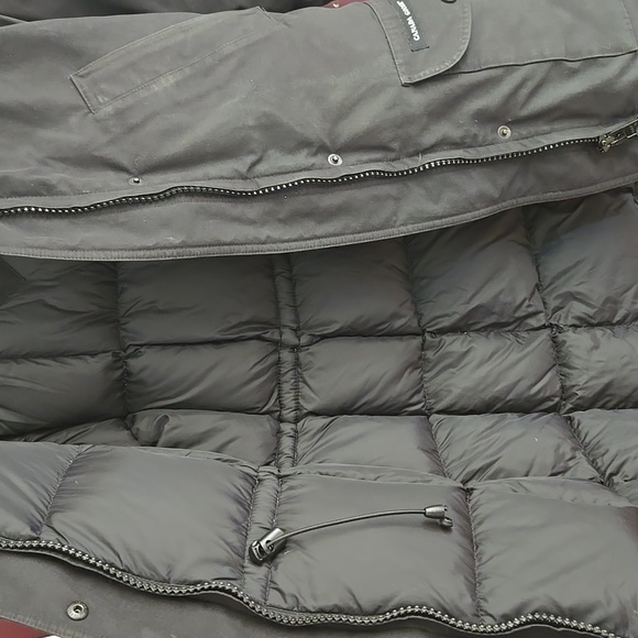 PRICED TO SELL trillium parka - Picture 10 of 11